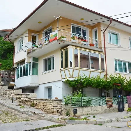 Mimosa בית הארחה 4*